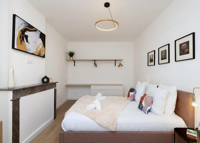 Marque Neo Art Apartment